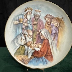 Beautiful vintage Homco, porcelain Nativity Plate